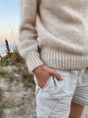 PetiteKnit Novice Sweater is knitted in Jensen by Isager in color 0 held together with Silk Mohair by Isager in color 6. Closest match in our selection is Sandnes Garn Kos in color 2611. PetiteKnit Novice Sweater is knitted in Jensen by Isager in color 0 held together with Silk Mohair by Isager in color 6. Closest match in our selection is Sandnes Garn Kos in color 2611.