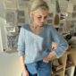 The light blue Cumulus Blouse is knitted in Silk Mohair by Isager in color 41.