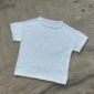 Het witte Cloud T-shirt is gebreid van Tynn Line van Sandnes Garn in de kleur Wit [1002].