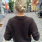 The dark brown Stockholm Sweater is knitted in Silk Mohair by Isager in color 34.