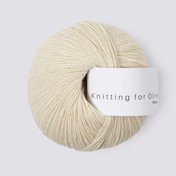 Knitting for Olive Merino - Undyed Knitting for Olive Merino ungefärbt