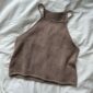 Das braune Audrey Top aus dem Garn „Mandarin Naturell“ von Sandnes in der Farbe „Acorn“ [3161] gestrickt.
