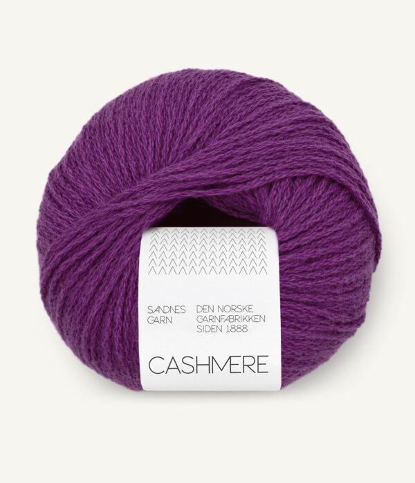 11645045_Plum_300dpi_noste.jpg Sandnes Garn Cashmere 5045 Plum